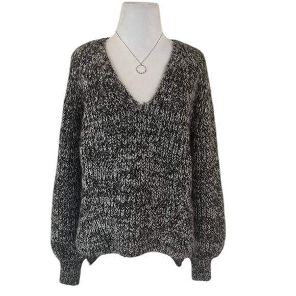 NWT Eleven Six Tess Sweater Salt & Pepper Alpaca Chunky Knit V-Neck – Sz S - Picture 8 of 9